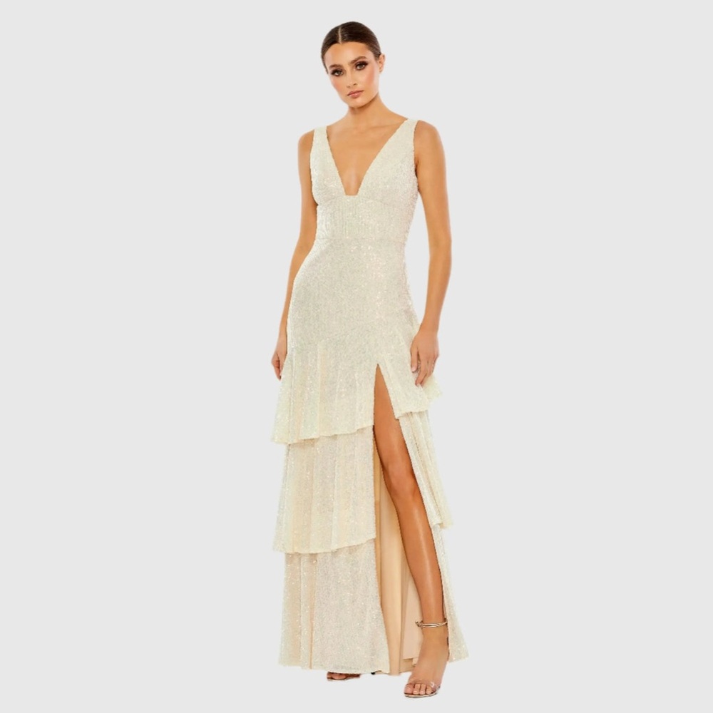 MAC.DUGGAL/Sequined.Iridescent.Ruffled.Gown